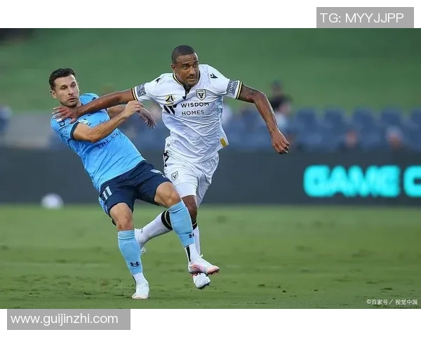 悉尼漫步者与麦克阿瑟的激烈对抗展现足球魅力与团队精神的较量