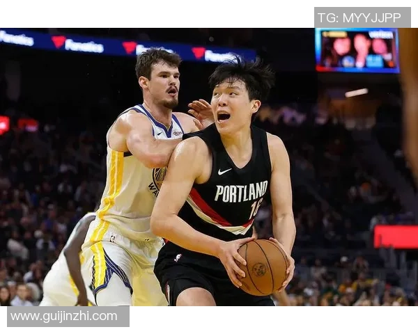 勇士与开拓者激战西部季后赛巅峰对决精彩回顾与分析 勇士与开拓者激战西部季后赛巅峰对决精彩回顾与分析